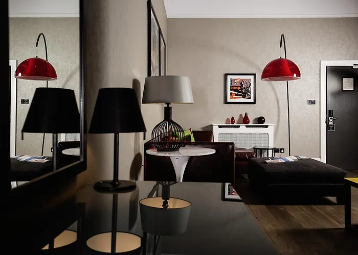 Top Glasgow Hotels with Dinner, Bed & Breakfast